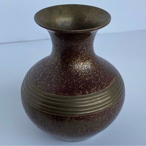 Brass Vase Vintage Made in India 5” Tall Burgundy Speckled  Ribbed 4” wide